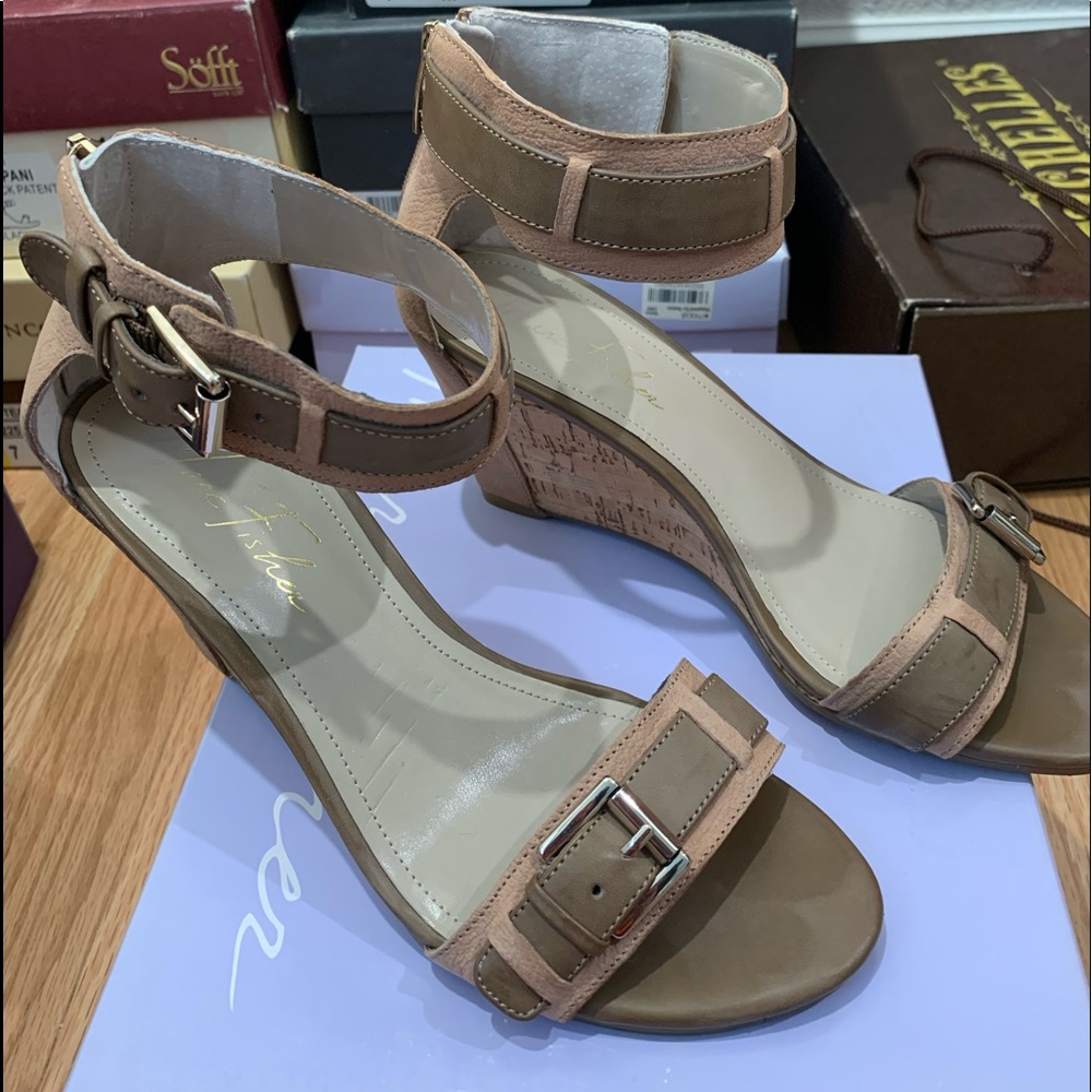 Women’s light brown heels size7